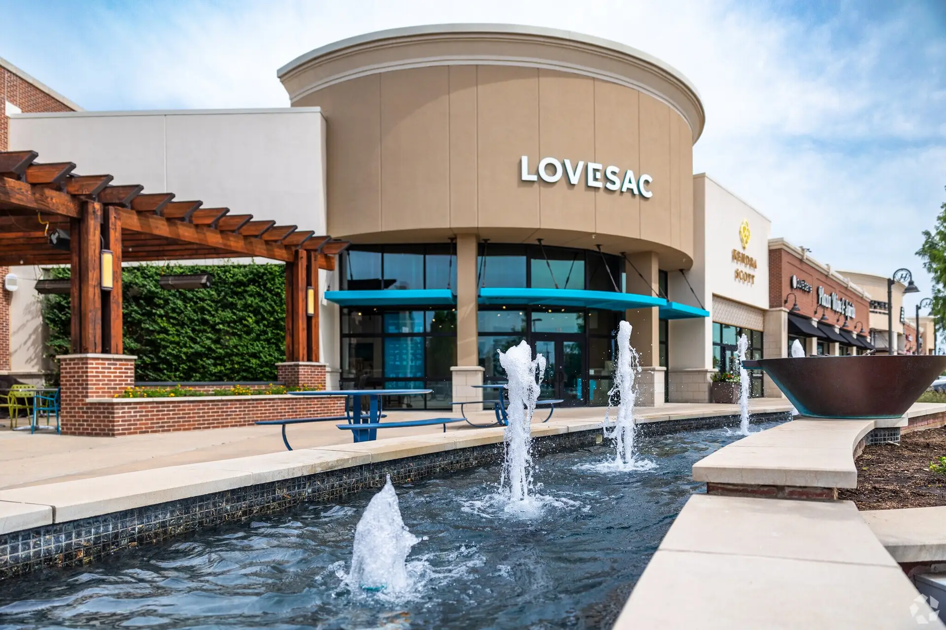 Brookhollow Wichita Wellness clinic with IV Therapy, vitamin shots, and weight loss support.